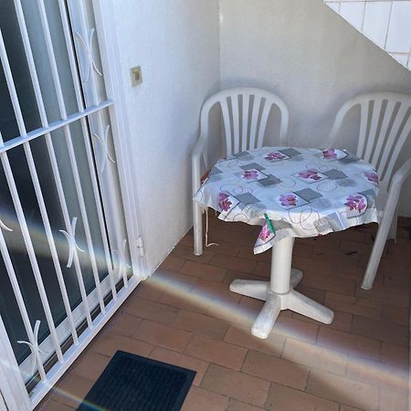 Studio Dans Un Endroit Calme Et Discret D Empuria Empuriabrava Exterior foto